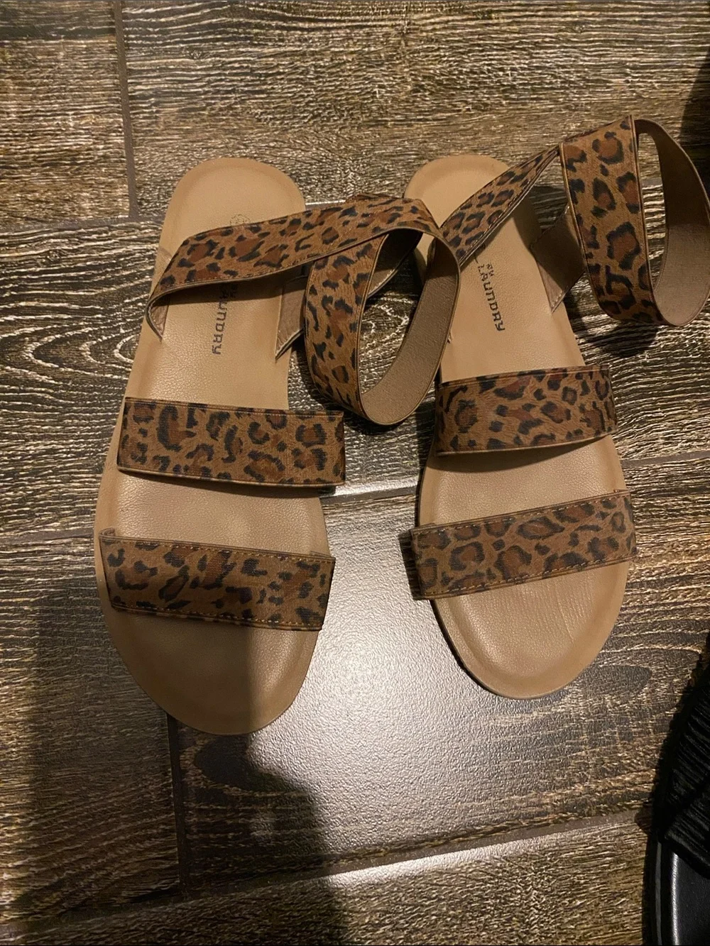 Women ankle strap sandals